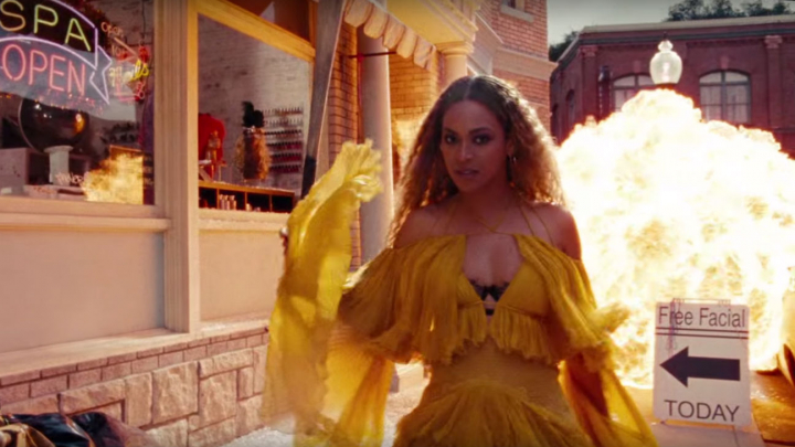 Stilistul lui BEYONCE comenteaza look-ul vedetei din LEMONADE - FOTO Stilistul lui BEYONCE comenteaza look-ul vedetei din LEMONADE - FOTO