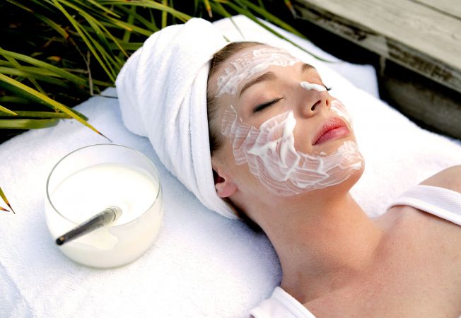 Cum scapi de petele lasate de cosuri: 3 remedii naturiste care functioneaza!