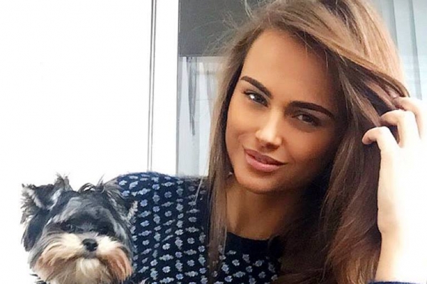 Xenia Deli a primit un cadou de milioane! Vezi cu ce s-a laudat vedeta pe Instagram - FOTO Xenia Deli a primit un cadou de milioane! Vezi cu ce s-a laudat vedeta pe Instagram - FOTO