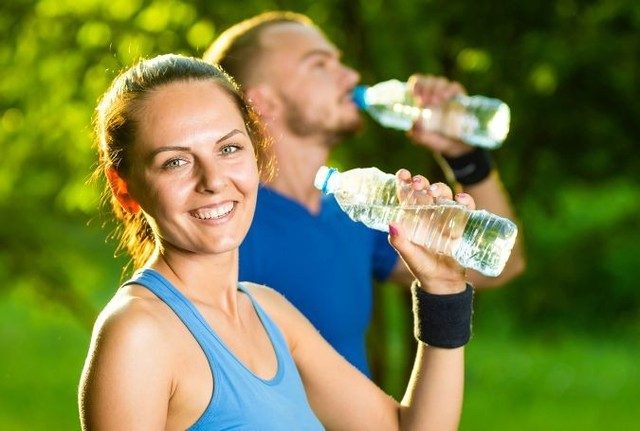 Dieta cu apa chioara! Dai jos 10 kilograme in 3 saptamani Dieta cu apa chioara! Dai jos 10 kilograme in 3 saptamani