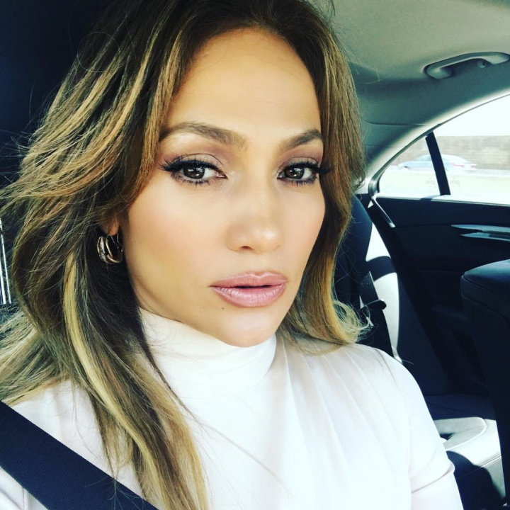 Sanii lui Jennifer Lopez s-au marit? Cum au surprins-o paparazzi - FOTO Sanii lui Jennifer Lopez s-au marit? Cum au surprins-o paparazzi - FOTO