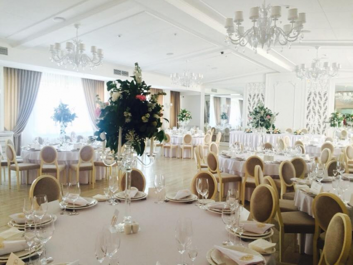 Iti doresti o petrecere de neuitat, intr-un local de vis? La Restaurantul Banquet Hall Forum vei avea parte de evenimente ca in filme - VIDEO