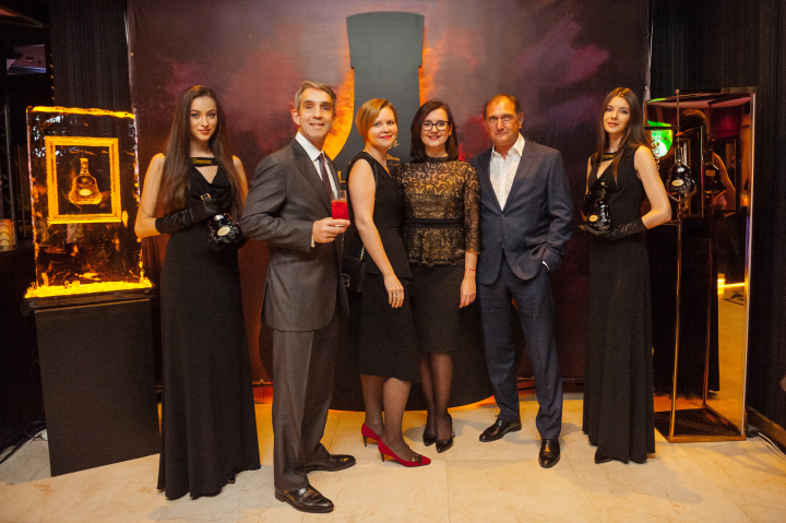 Petrecere luxurianta organizata de Hennessy X.O. Cum s-au distrat mai multi oameni de succes de la noi - VIDEO Petrecere luxurianta organizata de Hennessy X.O. Cum s-au distrat mai multi oameni de succes de la noi - VIDEO