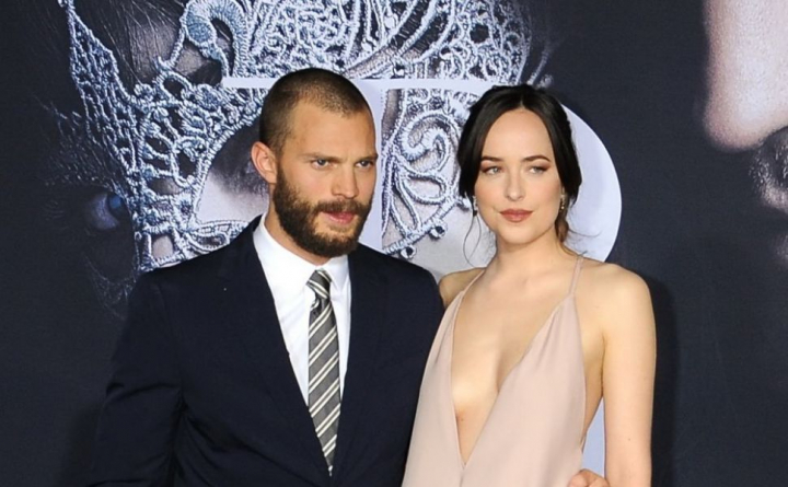 Dakota Johnson, mai indrazneata ca niciodata la premiera Fifty Shades Darker. Vezi cum arata intr-o rochie cu decolteu adanc - FOTO