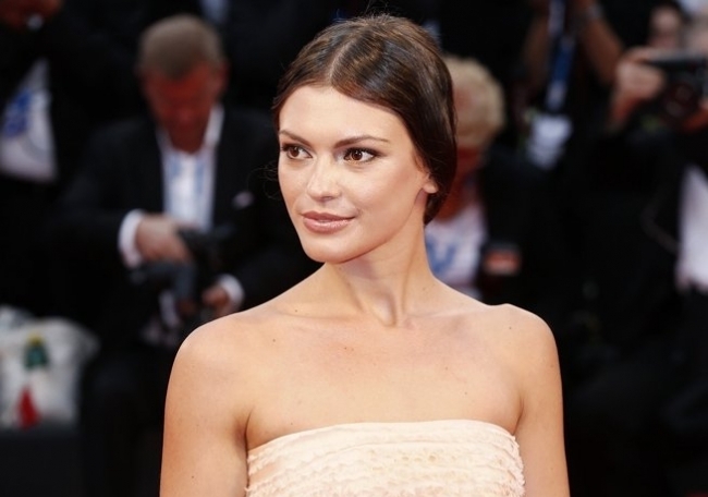 De la Chisinau, la Hollywood! Moldoveanca Silvia Busuioc va aparea intr-un serial de comedie. Va juca alaturi de o cunoscuta actrita americana - FOTO