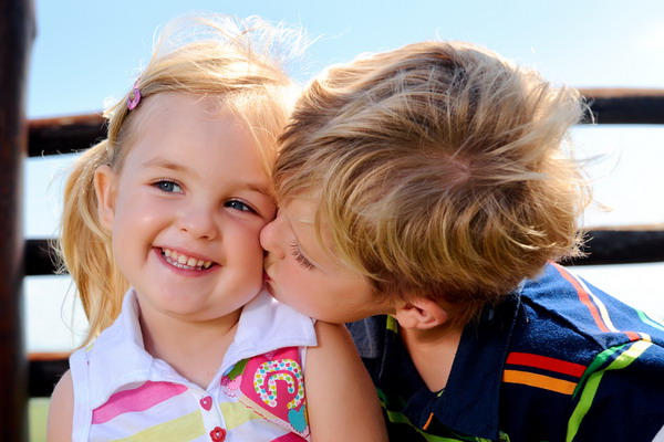 Un nou studiu! Primii nascuti au capacitati de gandire superioare urmatorilor copii din familie Un nou studiu! Primii nascuti au capacitati de gandire superioare urmatorilor copii din familie