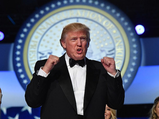 Lux, opulenta si... Donald Trump. Presedintele arunca in stanga si in dreapta milioane de dolari - FOTO Lux, opulenta si... Donald Trump. Presedintele arunca in stanga si in dreapta milioane de dolari - FOTO
