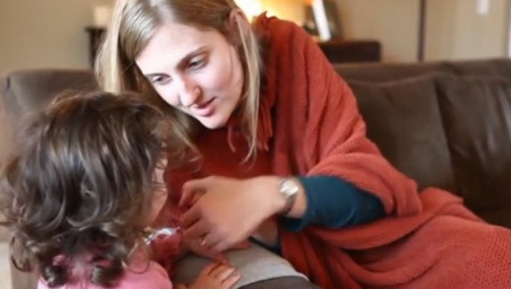Au adoptat o fetita. Dar nici prin gand nu i-a trecut ca, in secunda in care o va intalni pe mama ei biologica, va avea socul vietii Au adoptat o fetita. Dar nici prin gand nu i-a trecut ca, in secunda in care o va intalni pe mama ei biologica, va avea socul vietii