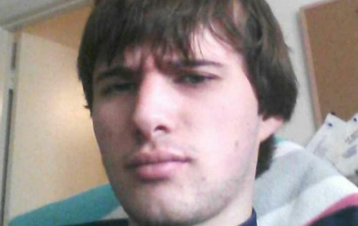 Acest transsexual si-a injectat hormoni feminini timp de 17 luni. Vezi in imagini transformarea uimitoare - FOTO