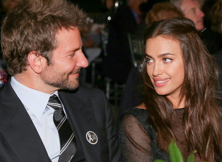 Irina Shayk si Bradley Cooper, surprinsi fericiti la plaja. Vezi cat de mare i-a crescut burtica de gravida - FOTO Irina Shayk si Bradley Cooper, surprinsi fericiti la plaja. Vezi cat de mare i-a crescut burtica de gravida - FOTO