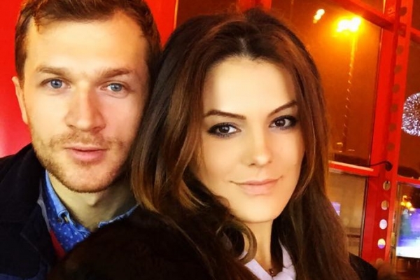 Alina Zotea, in vacanta cu logodnicul sau. Vezi unde au ales amorezii sa petreaca saptamana dragostei - FOTO Alina Zotea, in vacanta cu logodnicul sau. Vezi unde au ales amorezii sa petreaca saptamana dragostei - FOTO
