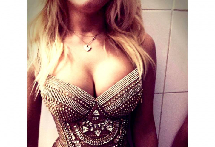 Natalia Gordienko: "Cui o sa-i revin eu in aceasta seara?" Uite ce fotografii provocatoare publica blonda - FOTO