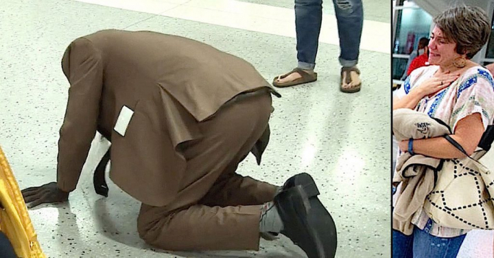 A ingenunchiat in aeroport si i-a speriat pe toti. Cand au inteles de ce, oamenii au inceput sa planga - FOTO A ingenunchiat in aeroport si i-a speriat pe toti. Cand au inteles de ce, oamenii au inceput sa planga - FOTO