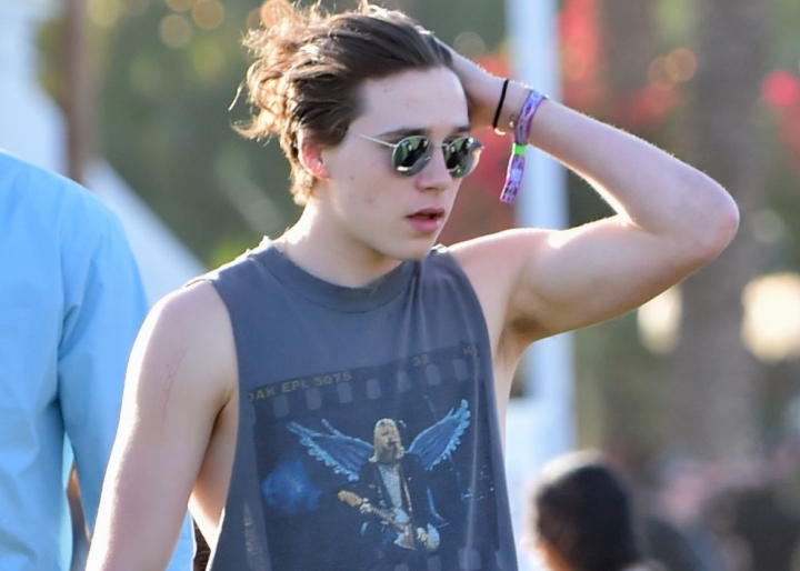 La 18 ani e vanat de femei de peste 30 de ani! Brooklyn Beckham frange inimile vedetelor - FOTO La 18 ani e vanat de femei de peste 30 de ani! Brooklyn Beckham frange inimile vedetelor - FOTO