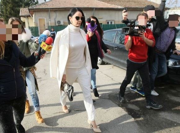 Andreea Marin a divortat si este, oficial, o femeie libera! Uite cat de sexy s-a imbracat la Judecatorie - FOTO Andreea Marin a divortat si este, oficial, o femeie libera! Uite cat de sexy s-a imbracat la Judecatorie - FOTO