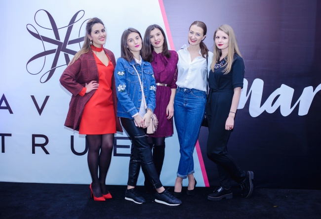 Avon a lansat 2 game de produse de machiaj - Avon True si mark. Tu pe care o alegi? - VIDEO