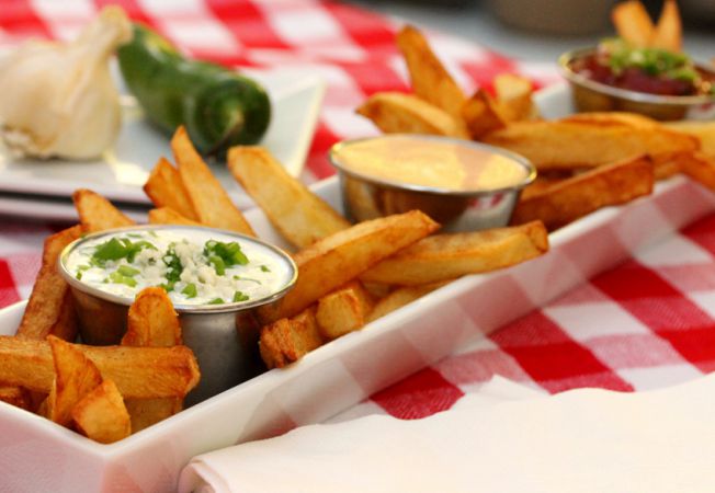 Doua sosuri delicioase, care se combina perfect cu cartofii prajiti Doua sosuri delicioase, care se combina perfect cu cartofii prajiti