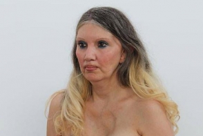 "Ma simt ca un monstru". Operatia de marire a sanilor a desfigurat-o intr-un mod greu de inchipuit
"Ma simt ca un monstru". Operatia de marire a sanilor a desfigurat-o intr-un mod greu de inchipuit