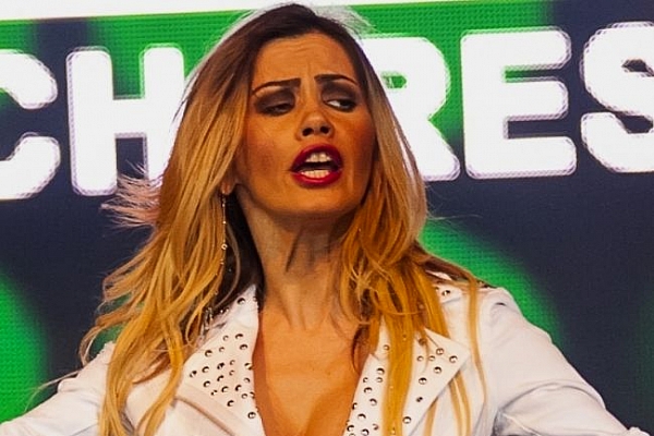 Oana Zavoranu a slabit, dar are colacei pe abdomen. Cum a defilat la o prezentare de moda - FOTO