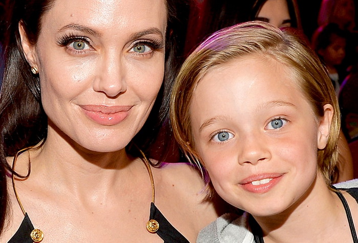 Putea fi o fetita extrem de frumoasa, dar a ales sa fie baiat! Shiloh este copia perfecta a lui Brad Pitt - FOTO Putea fi o fetita extrem de frumoasa, dar a ales sa fie baiat! Shiloh este copia perfecta a lui Brad Pitt - FOTO