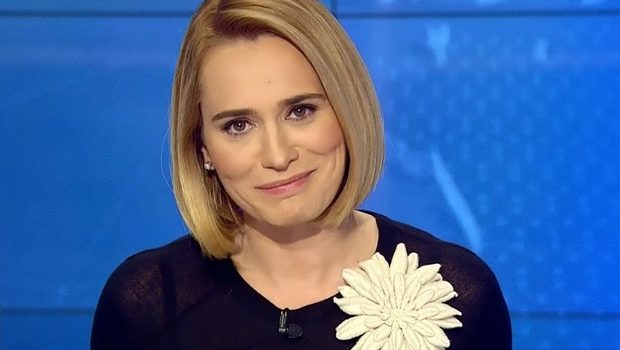 Andreea Esca, din nou victima inselaciunii! Vedeta a promis o masina de lux castigatorului! Andreea Esca, din nou victima inselaciunii! Vedeta a promis o masina de lux castigatorului!