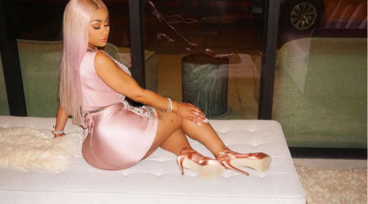 Barbatii sunt topiti dupa corpul ei, desi femeile o considera neatragatoare. Cum a fost surprinsa Blac Chyna - FOTO