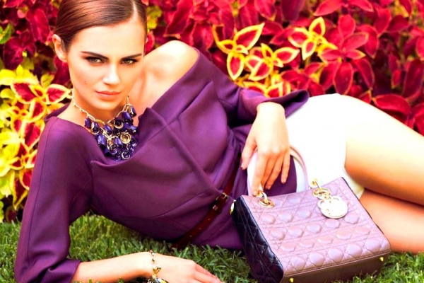 Xenia Deli a intrecut orice record! Iata poza care a adunat 40.000 de like-uri in doar 30 de minute - FOTO Xenia Deli a intrecut orice record! Iata poza care a adunat 40.000 de like-uri in doar 30 de minute - FOTO