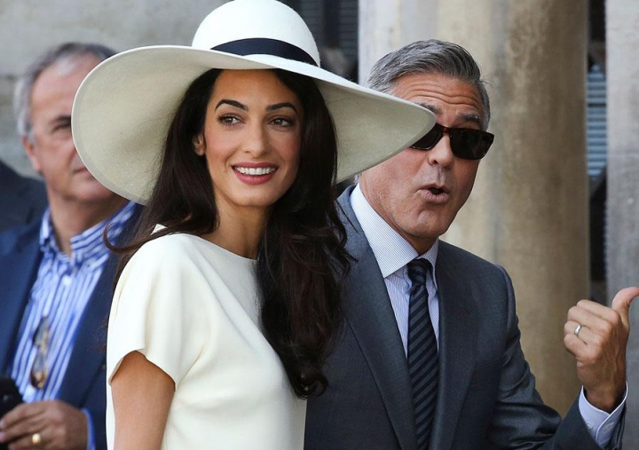 Amal Clooney, stralucitoare alaturi de sotul sau. Arata senzational dupa ce a nascut - FOTO