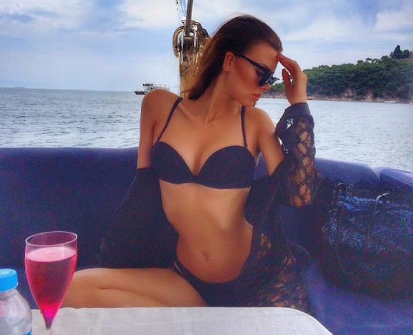 Miss Humanity 2016, Viorela Dimici, se afla intr-o vacanta in Istanbul alaturi de prietenele sale. Vezi cat de grozav isi petrec acestea timpul - FOTO Miss Humanity 2016, Viorela Dimici, se afla intr-o vacanta in Istanbul alaturi de prietenele sale. Vezi cat de grozav isi petrec acestea timpul - FOTO