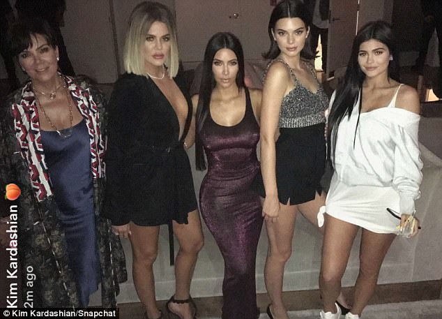 La doar 20 de ani, este a doua cea mai bogata din familia Kardashian. Imaginile care au incins internetul - FOTO La doar 20 de ani, este a doua cea mai bogata din familia Kardashian. Imaginile care au incins internetul - FOTO