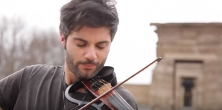Un tanar a reusit sa faca senzatie pe Internet! A cantat piesa " Despacito", la vioara - VIDEO Un tanar a reusit sa faca senzatie pe Internet! A cantat piesa " Despacito", la vioara - VIDEO