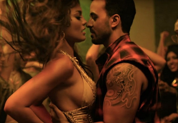 Autorul hitului "Despacito" este mai indragostit ca oricand de sotia sa. Cat de sexy este aceasta, in costum de baie - FOTO Autorul hitului "Despacito" este mai indragostit ca oricand de sotia sa. Cat de sexy este aceasta, in costum de baie - FOTO