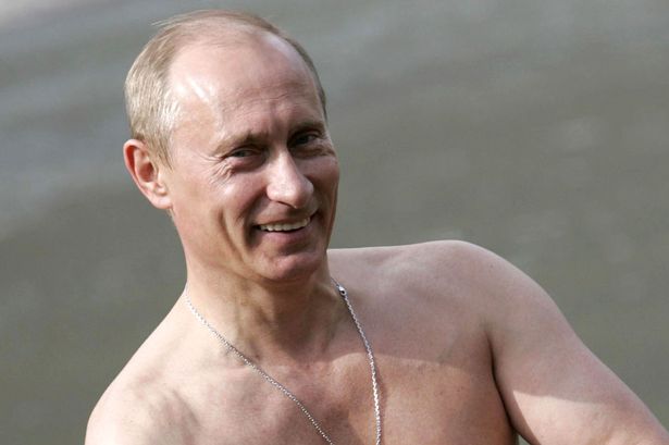 A renuntat la costum si a pozat in bustul gol. Cum arata Vladimir Putin la cei 64 de ani - VIDEO