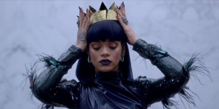 Rihanna, intr-o noua locuinta luxoasa! Vezi cum arata conacul de 7 milioane de dolari - FOTO Rihanna, intr-o noua locuinta luxoasa! Vezi cum arata conacul de 7 milioane de dolari - FOTO