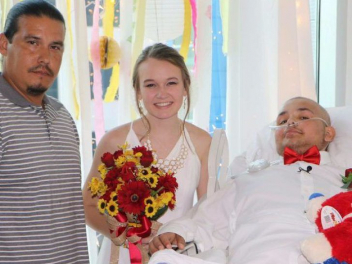 Moment emotionant. Bolnav de cancer, acest tanar s-a trezit din coma si a spus un singur lucru