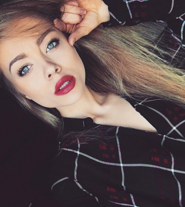 Nu are nici 50 de kilograme, dar ridica cate 80 la picioare! Modelul Alexandra Livitchi dezvaluie secretele unei siluete perfecte - VIDEO