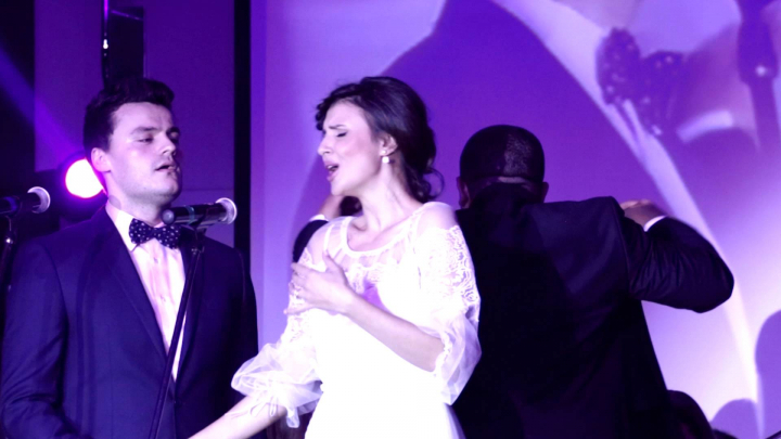 Un colind de exceptie, interpretat de soprana Valentina Nafornita si sotul sau! Iata cum au impresionat publicul cantand "O ce veste minunata" - VIDEO
