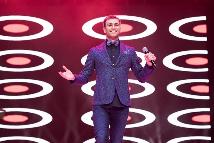 Ionel Istrati vrea sa cucereasca America. Vezi ce surpriza pregateste interpretul  - VIDEO