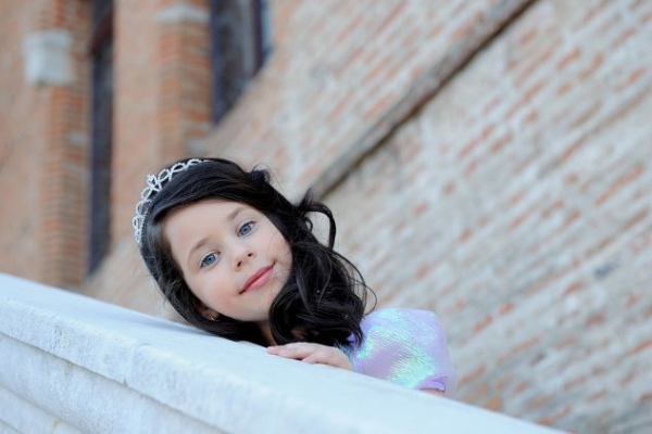 Andreea Marin si fiica sa, imbracate ca doua zane pentru premiera unui serial pentru copii - FOTO Andreea Marin si fiica sa, imbracate ca doua zane pentru premiera unui serial pentru copii - FOTO