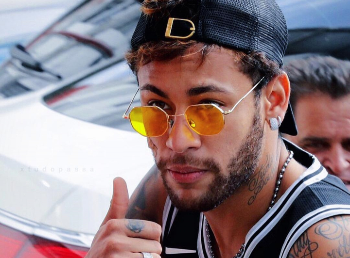 Unul dintre cei mai sexy fotbalisti ai momentului este indragostit lulea. Cat de frumoasa este iubita lui Neymar - FOTO
