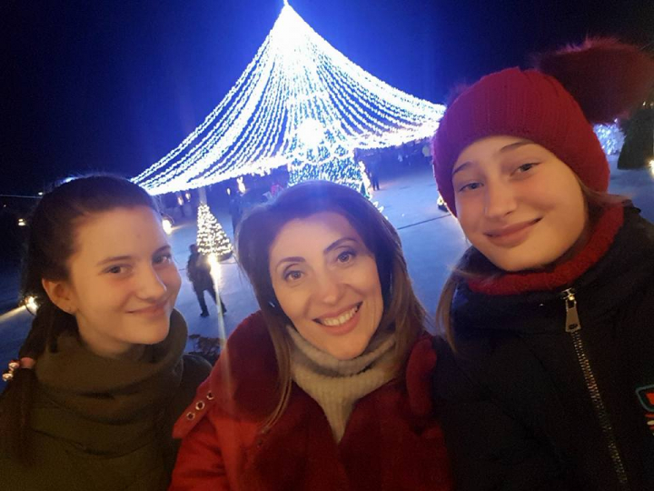 "Imi faceam griji pentru fete, ca nu cumva sa se plictiseasca!". Cum si-a petrecut Aura vacanta de iarna, impreuna cu Lory si Bety - FOTO