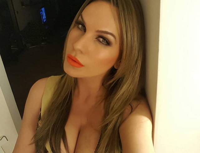 Moldoveanca Anna Lesko, mai sexy ca oricand. Artista a pozat topless, la 39 de ani - FOTO Moldoveanca Anna Lesko, mai sexy ca oricand. Artista a pozat topless, la 39 de ani - FOTO