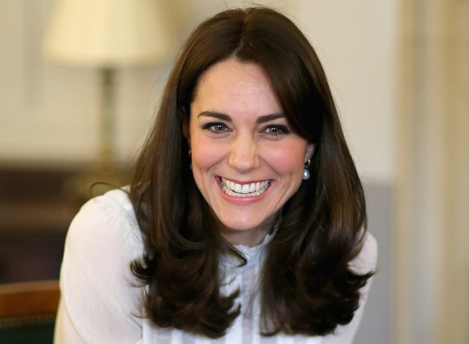 Kate Middleton, la prima aparitie publica de anul acesta. Ducesa e in continuare preferata britanicilor - FOTO Kate Middleton, la prima aparitie publica de anul acesta. Ducesa e in continuare preferata britanicilor - FOTO