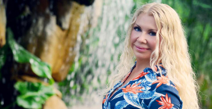 Ludmila Balan, indrazneata intr-o salopeta din piele. Vezi ce silueta de admirat are la cei 59 de ani ai sai - FOTO