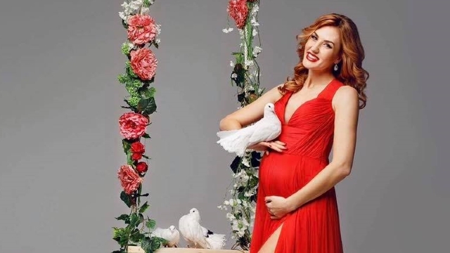 Tatiana Heghea: ¨Niciodata n-am crezut in fabulele care zic mananca pentru 2...¨. Interpreta a adaugat doar 9 kilograme in timpul sarcinii - VIDEO Tatiana Heghea: ¨Niciodata n-am crezut in fabulele care zic mananca pentru 2...¨. Interpreta a adaugat doar 9 kilograme in timpul sarcinii - VIDEO