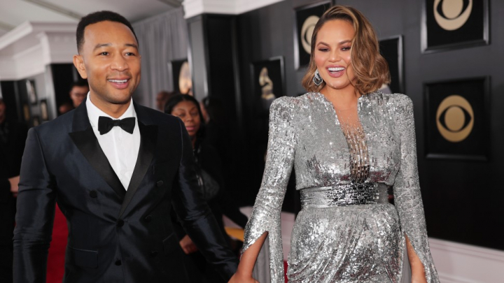 John Legend si Chrissy Teigen au facut furori la Premiile Grammy 2018. Vezi care au fost cele mai HOT cupluri de la evenimentul muzical - FOTO