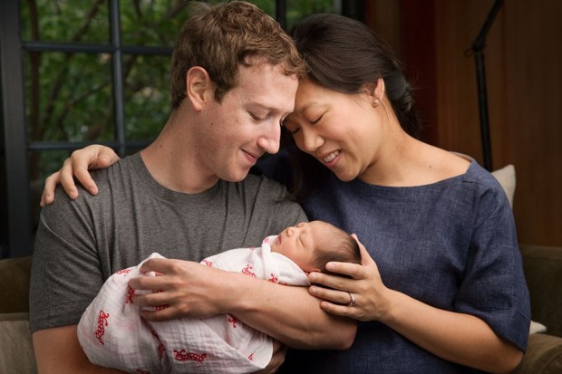 Mark Zuckerberg are fetite adorabile. Iata cat de mari si simpatice s-au facut cele doua micute - FOTO