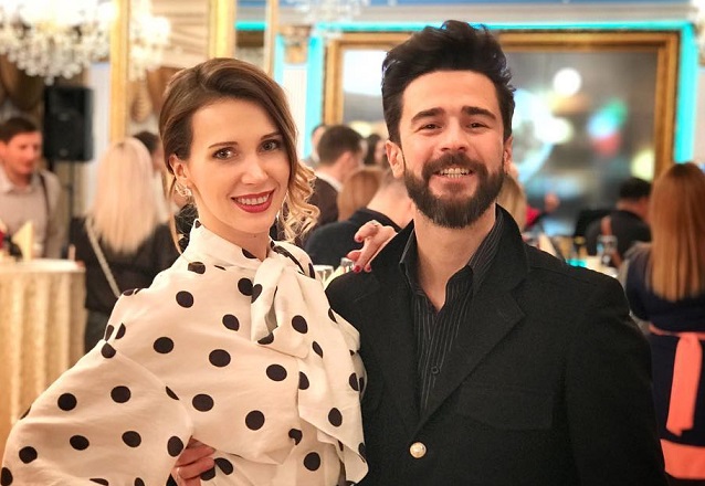 Sotia lui Pasha Parfeni, Yuliana Scutaru, a implinit 30 de ani. Vezi cat de frumos a felicitat-o artistul - FOTO