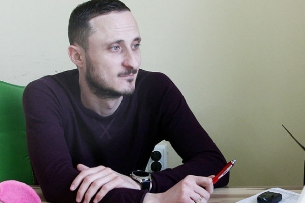 Mihai Stratulat: ¨Tusea fara febra inseamna bronsita, deci nu necesita antibiotice" Mihai Stratulat: ¨Tusea fara febra inseamna bronsita, deci nu necesita antibiotice"