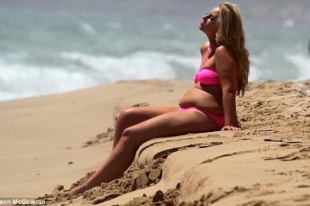 A slabit 30 de kilograme, dar a ramas fara sani! Cum arata Josie Gibson topless - FOTO A slabit 30 de kilograme, dar a ramas fara sani! Cum arata Josie Gibson topless - FOTO